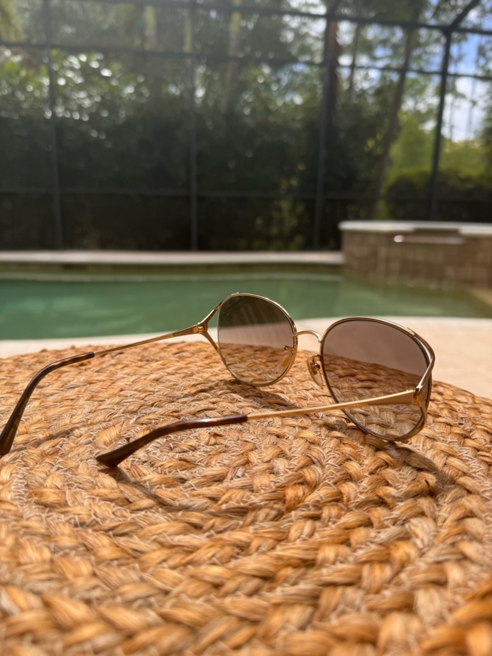 Gucci Gold Round Frame Sunglasses with Black Gradient Lenses - Picture 3 of 8